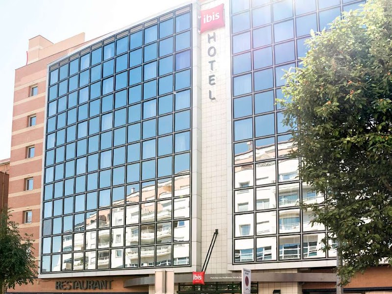 ibis Paris Issy-les-Moulineaux Val de Seine in Issy-les-Moulineaux, France