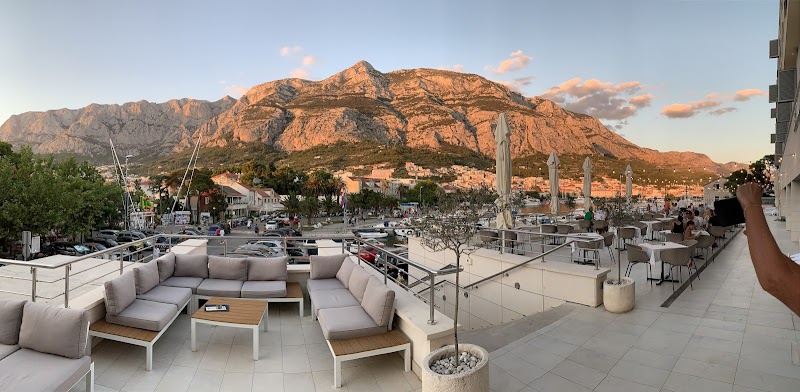 Aparthotel Miramare in Makarska, Croatia
