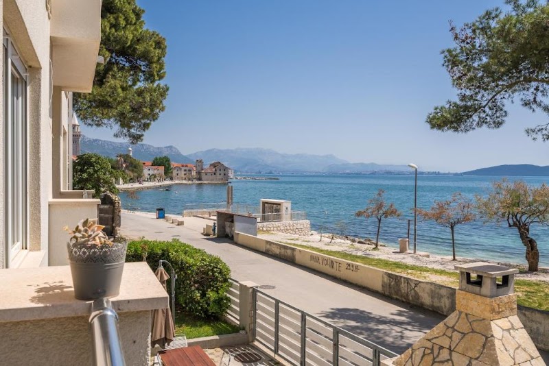 Apartments Gabine in Kastel Stari, Croatia