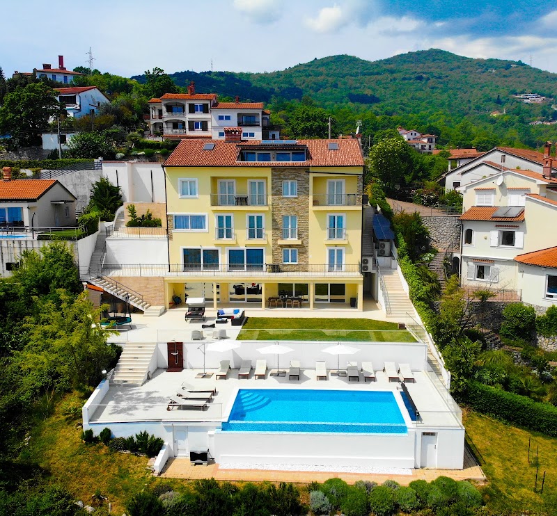 Apartments Villa Kelly in Matulji, Croatia