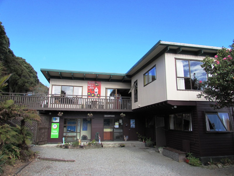 Birdsong Accommodation in Hokitika, New Zealand