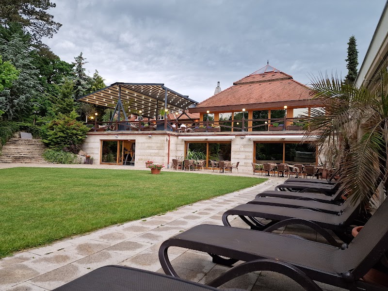 Gottwald Hotel in Tata, Hungary