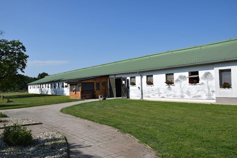 Hédervári Lovasklub Vendégház in Mosonmagyarovar, Hungary
