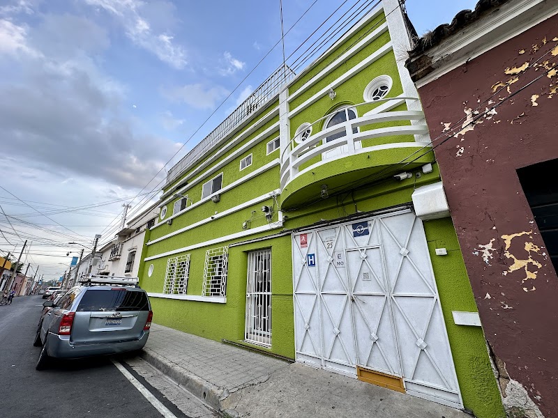 Hostal Casa Verde in Santa Ana, El Salvador