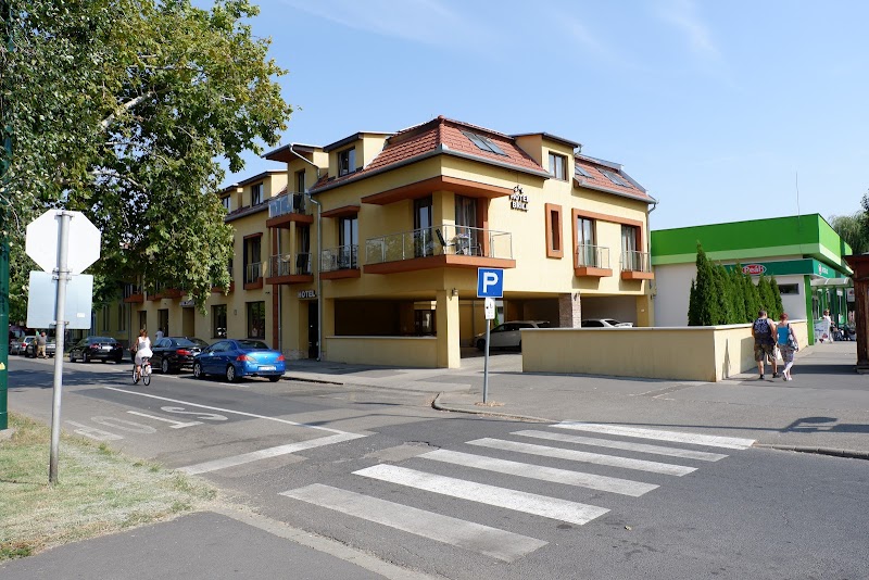 Hotel Brill Orosháza in Oroshaza, Hungary
