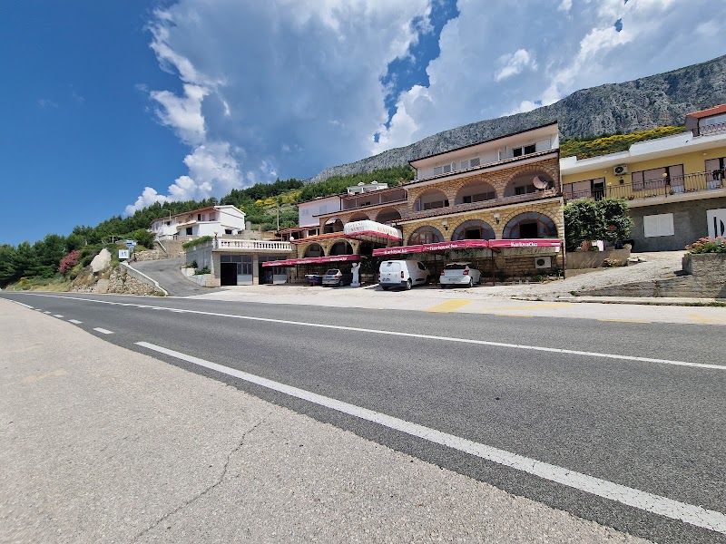 Hotel Villa Ljetni San in Omis, Croatia
