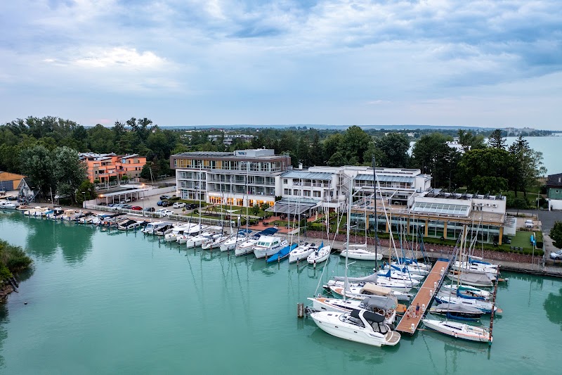 Hotel Yacht Wellness & Business in Siofok, Hungary
