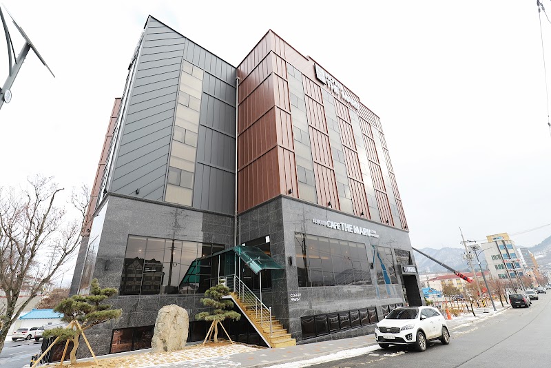 Hotel the Maru in P'yongch'ang, Korea, South