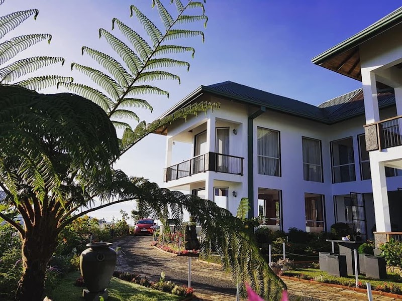 Lake View Comfort Bungalow in Nuwara Eliya, Sri Lanka