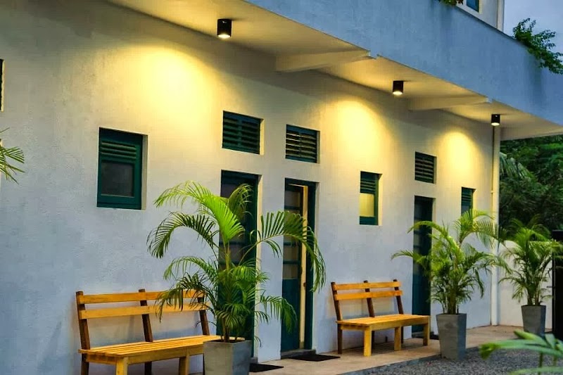Lavinia Beach Hostel in Mount Lavinia, Sri Lanka