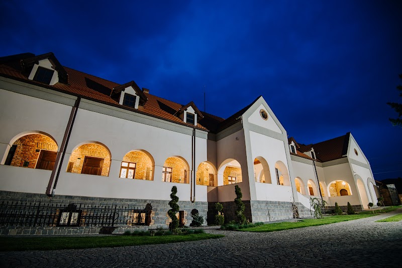 Molnos Kuria Pension in Cristuru Secuiesc, Romania