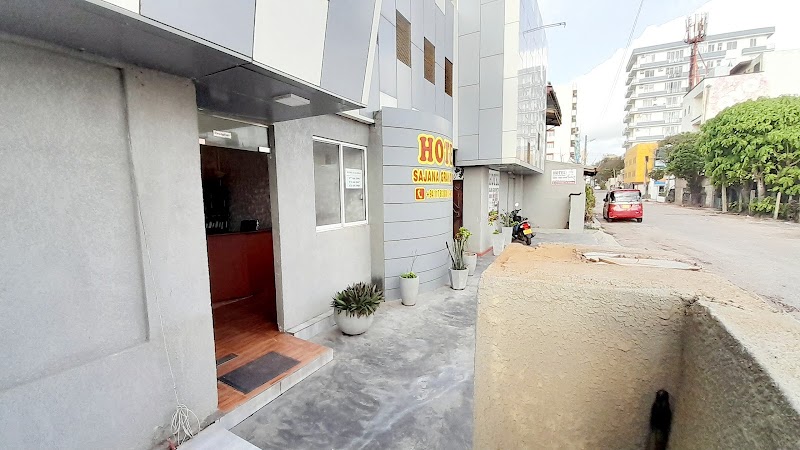 OYO 102 Metro Marine Drive Hotel in Mount Lavinia, Sri Lanka