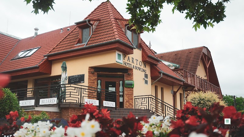 Parton Hotel and Bowling in Tiszakecske, Hungary