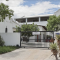 Queen Manor Boutique Guest House