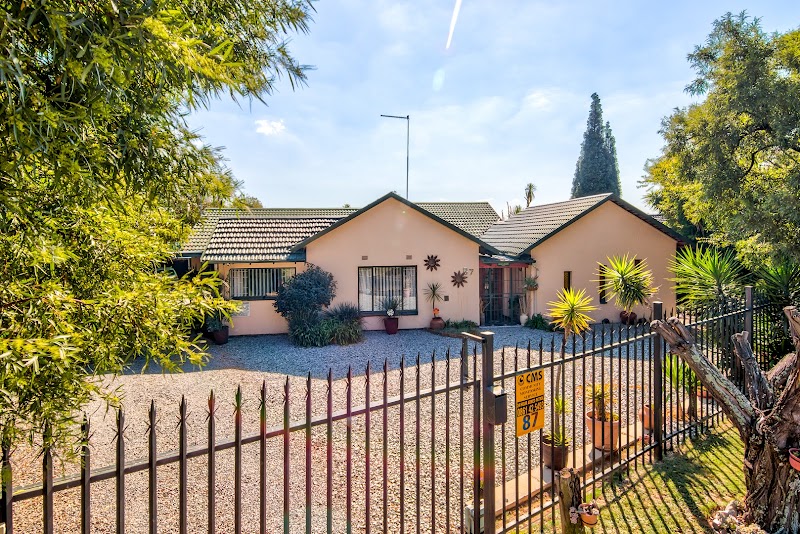 Sunflowers Guesthouse in Boksburg, South Africa