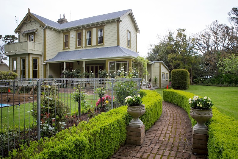Tairoa Lodge & Cottage in Hawera, New Zealand