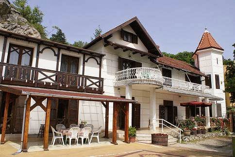 Valcsics Villa Panzió in Pecs, Hungary