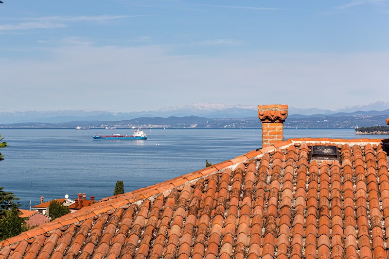 Vila Stojna in Koper, Slovenia