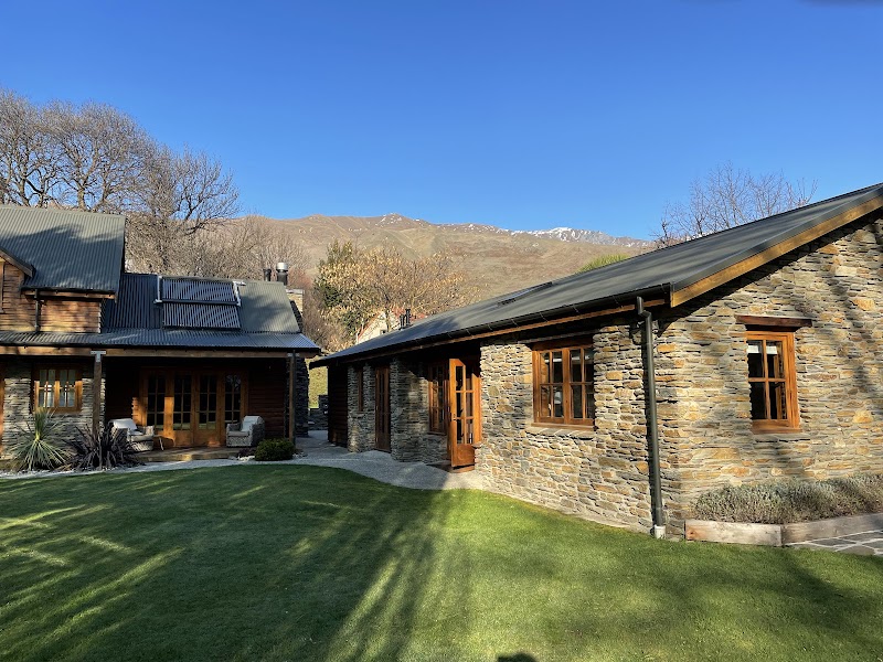 Wanaka Homestead Lodge and Cottages in Wanaka, New Zealand