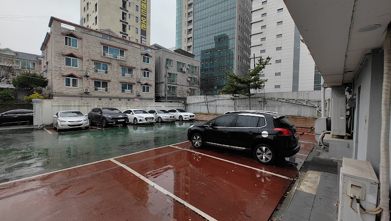 White Tourist Hotel in Jeonju, Korea, South