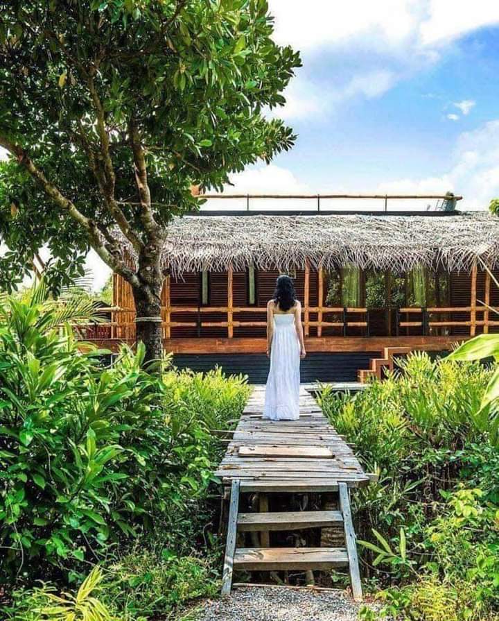 Yathra Houseboat by Jetwing in Bentota, Sri Lanka