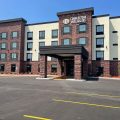 Cobblestone Hotel & Suites