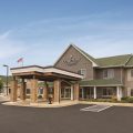 Country Inn and Suites
