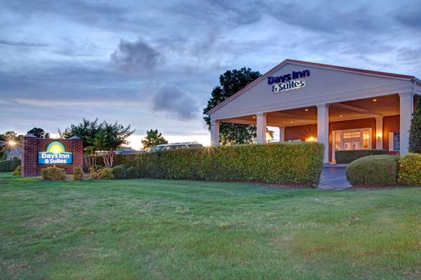 Days Inn & Suites by Wyndham Collierville Germantown Area in Collierville, Tennessee, United States