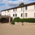 Econo Lodge Inn & Suites