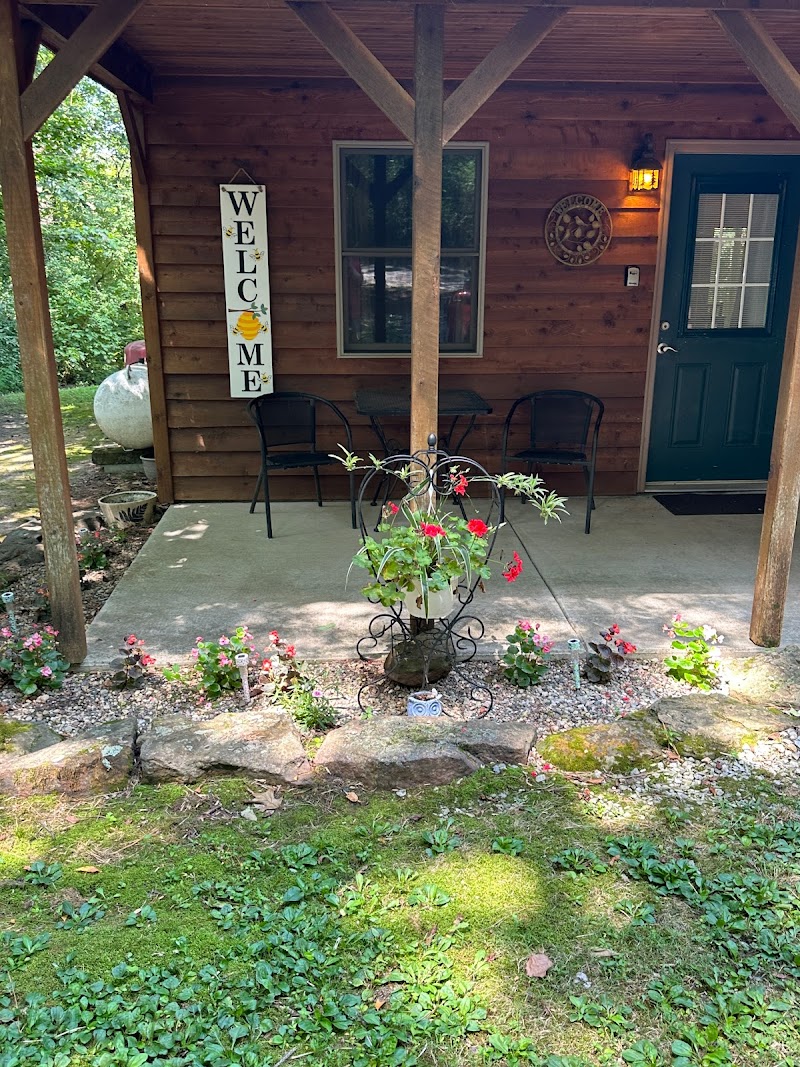 Hickory Grove Cabins in Du Quoin, Illinois, United States