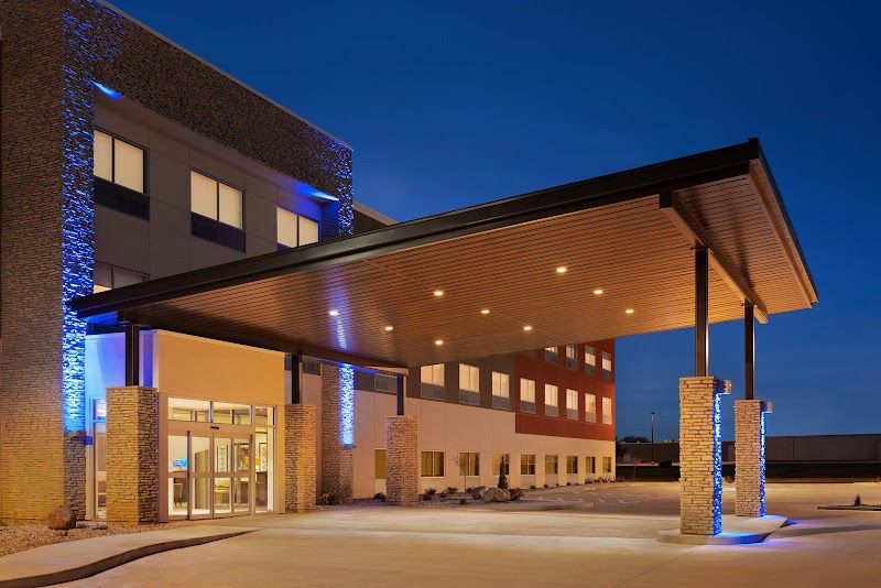 Holiday Inn Express & Suites in Beaver Dam, Wisconsin, United States