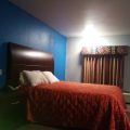 Holiday Lodge & Suites