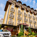 Hotel Golden Crown