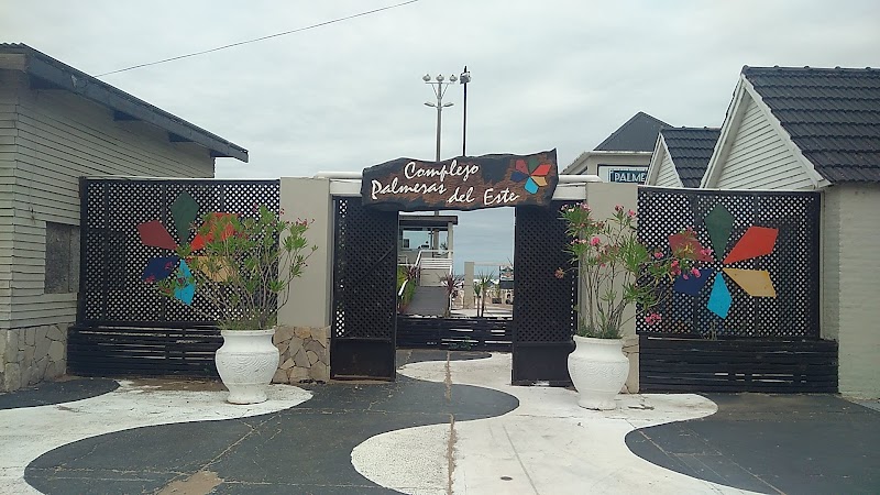 Hotel La Palmera in Necochea, Argentina