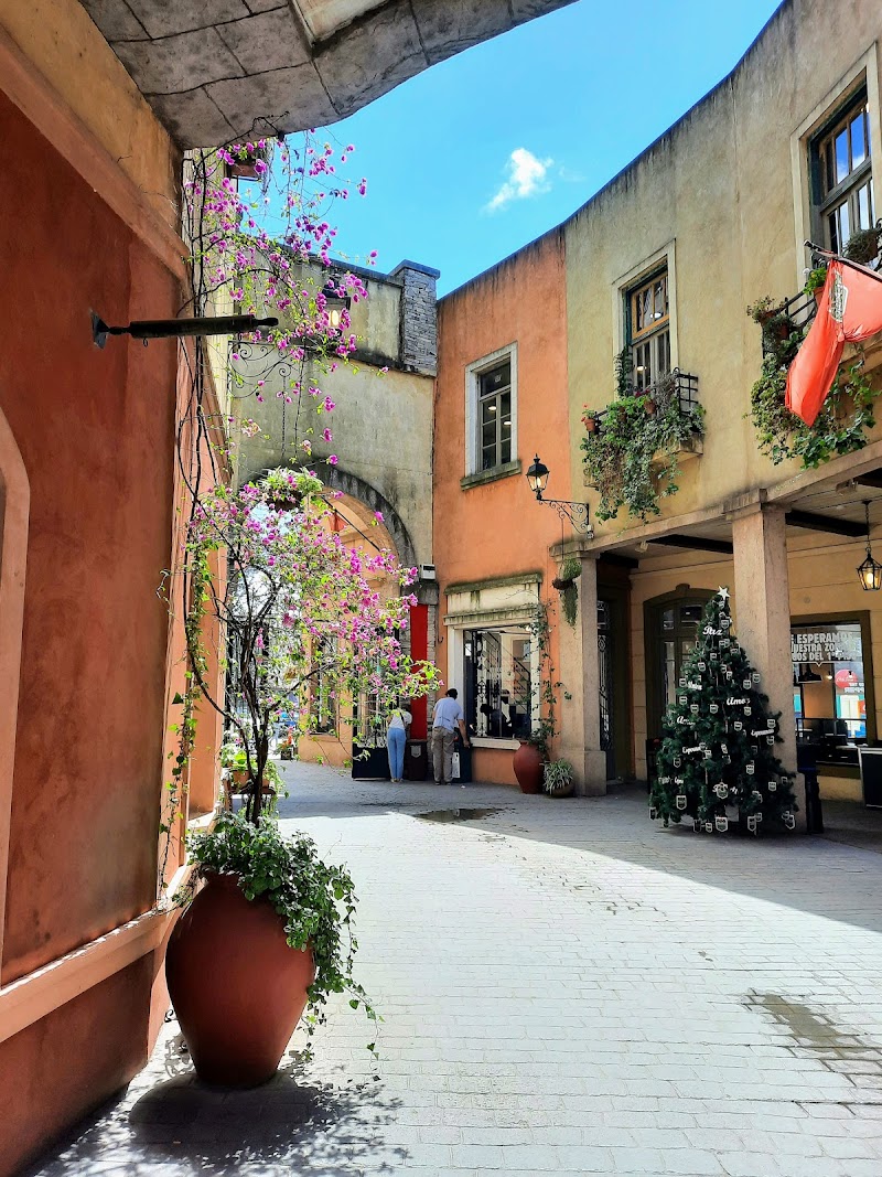 Hotel Plaza Central Canning in Adrogue, Argentina