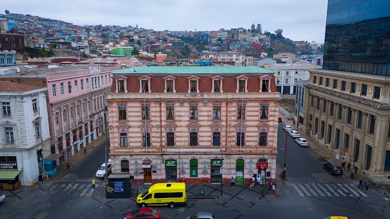 Hotel Reina Victoria in Valparaiso, Chile