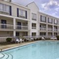 Howard Johnson by Wyndham Cleveland Airport