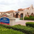 Howard Johnson by Wyndham Pico Rivera