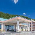 Howard Johnson by Wyndham Salem Hotel