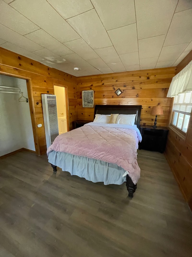 Mountain View Cabin & Motel in Wrightwood, California, United States