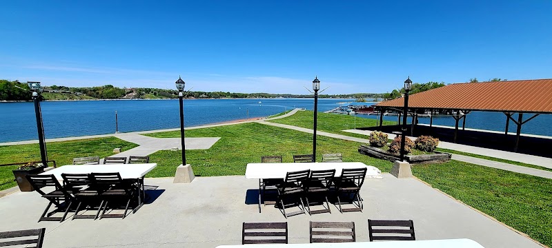 Point Lake Suites in Jefferson City, Tennessee, United States