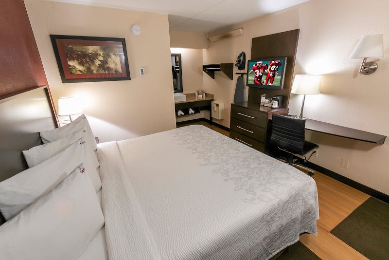 Red Roof Inn St. Louis - Forest Park/Hampton Avenue in Maplewood, Missouri, United States