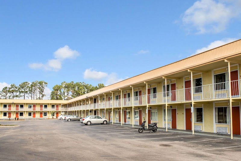 Rodeway Inn & Suites Wilmington North in Wilmington, North Carolina, United States