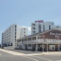 Saratoga Inn & Suites
