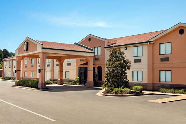 Super 8 by Wyndham Clinton in Clinton, Mississippi, United States