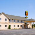 Super 8 by Wyndham Huntington