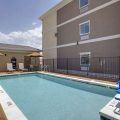 Super 8 by Wyndham Midland South