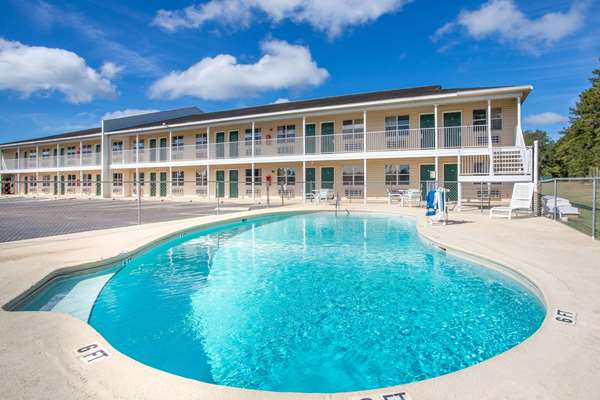 Super 8 by Wyndham Tallahassee FL in Tallahassee, Florida, United States