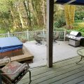 The TreeHouse 1 Bedroom & Breakfast Suite