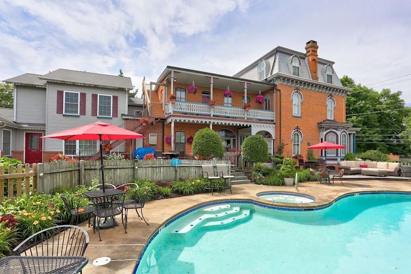 There are no known hotels or B&Bs in Folsom, Pennsylvania. in Folsom, Pennsylvania, United States